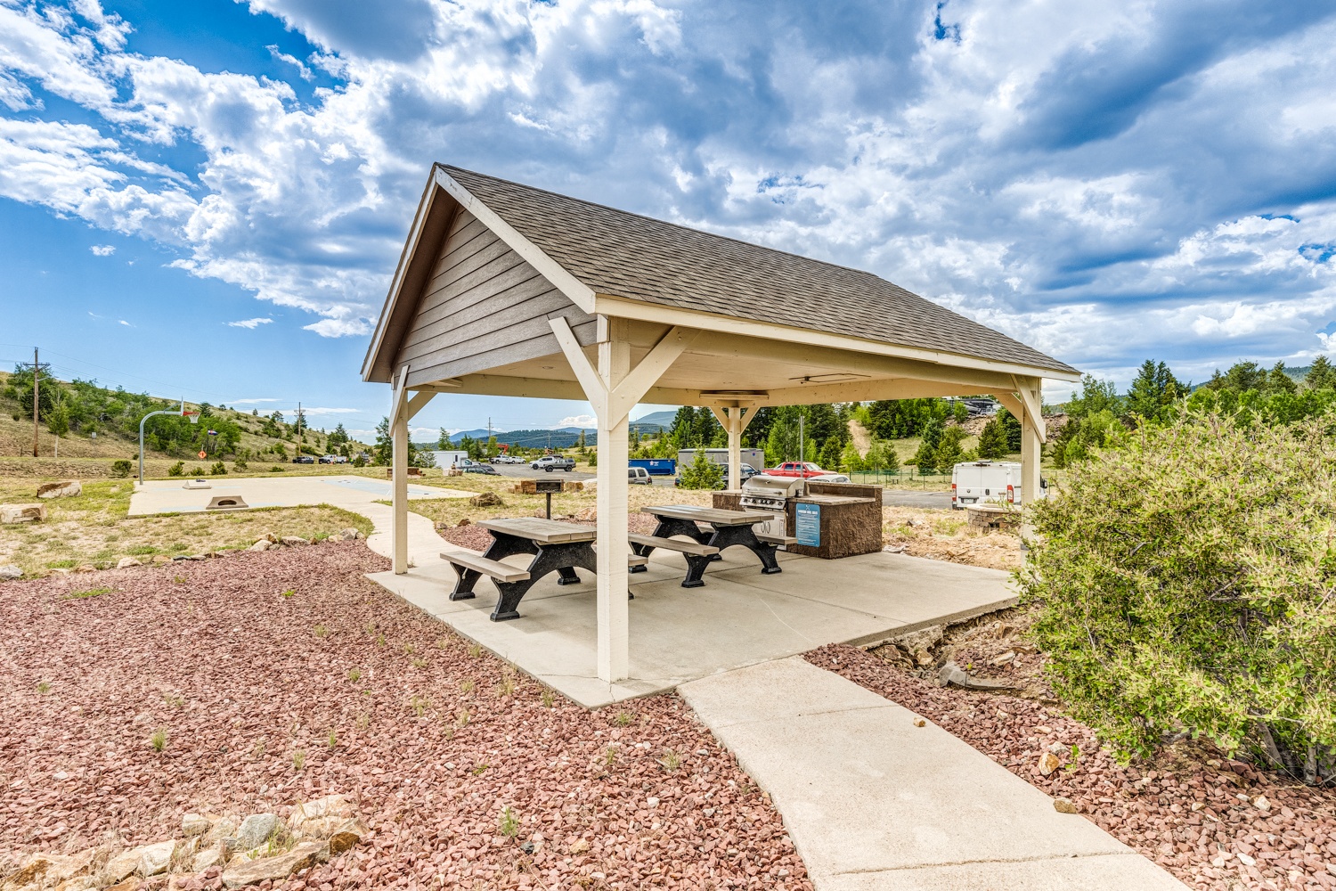 Gold Mountain Village Image 9